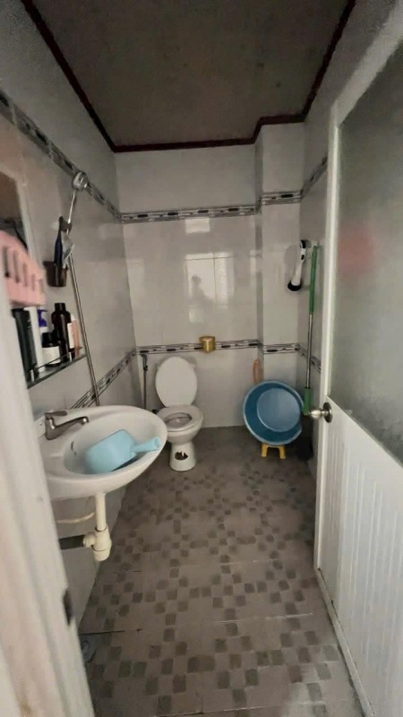 Nhà hẻm xe tải cho thuê tại Gò Vấp, DT 60m2, gần mặt tiền, giá chỉ 10 triệu/tháng