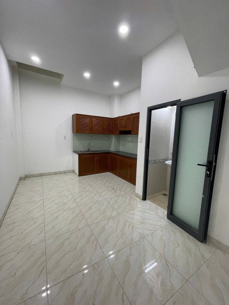 Cho thuê nhà nguyên căn Phạm Văn Bạch, Tân Bình, DT 60m2, 4PN4WC, mở VP, CTY thuận tiện, giá 14TR