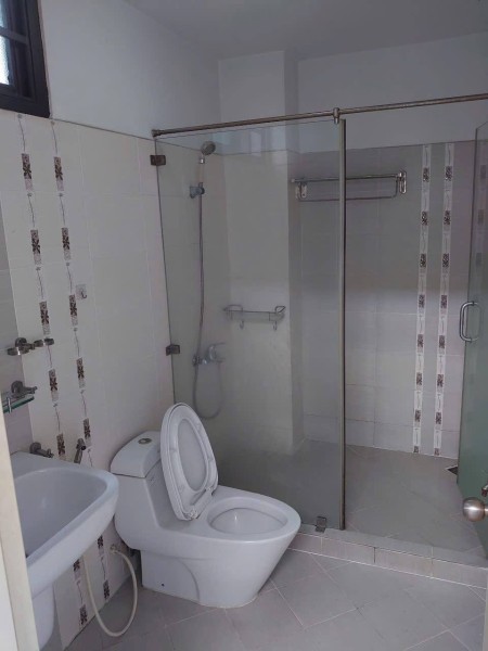 Cho thuê nhà Dương Quảng Hàm, Gò Vấp, DT 100m2, 3PN4WC, MT siêu đẹp, giá 35tr