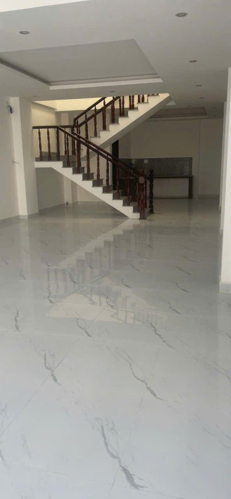 Cho thuê nhà hẻm Phạm Thế Hiển, Q8, DT 85m2, hẻm xe hơi vào tới nhà, giá 9,5 triệu/tháng