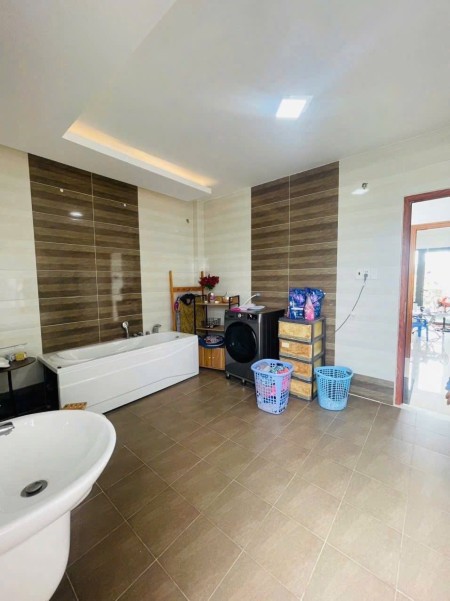 Cho thuê nhà nguyên căn hẻm Lê Văn Quới, Bình Tân, DT 99m2, KDC an ninh, giá chỉ 18 triệu/tháng