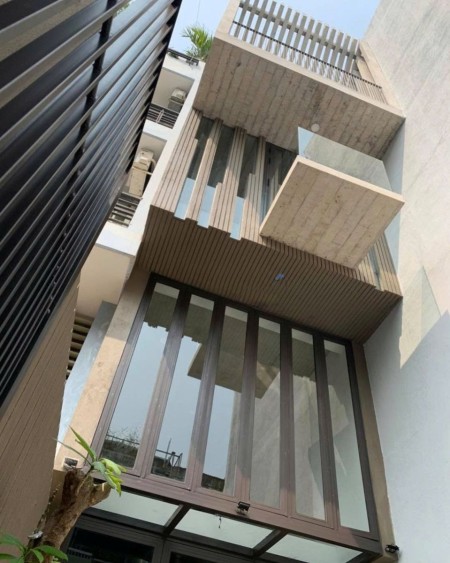 Cho thuê nhà mặt tiền Âu Cơ, Tân Bình, DT 115m2, phù hợp mở VP, spa, showroom, giá 40tr