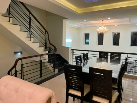 Cho thuê nhà 793/28/1/x Khu Kiều đàm, Quận 7 dt 5x15m 3 lầu, sân thượng