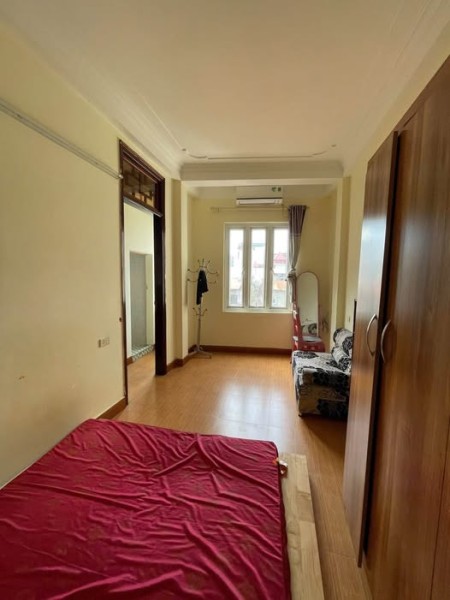 Cho thuê nhà 293 Tân Mai, 35m2, 3.5 tầng, 2 ngủ, 8 Triệu KD online kết hợp ở gia đình