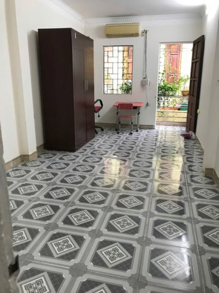Cho thuê nhà ngõ 192 Lê Trọng Tấn, 2 tầng x 40m2, 2 ngủ, 8.5 Triệu ở gđ, nhóm ít người
