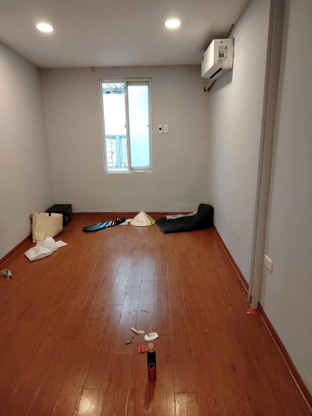 Cho thuê nhà Phố Lạc Hồng 70m2 x 2 tầng, 4 ngủ, 11 Triệu ở gđ, nhóm ngoan