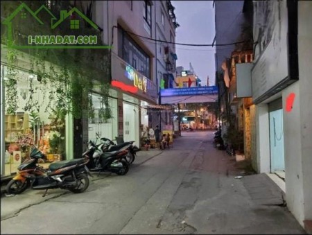 Cho thuê nhà Dốc Thọ Lão, 4 tầng, 30m2, 4 ngủ, 12 Triệu KD, VP kết hợp ở gia đình