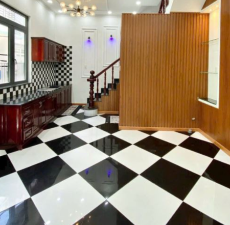 Nhà trệt lầu sau lưng Vincom Hùng Vương cách mặt tiền chỉ 1 căn nhà