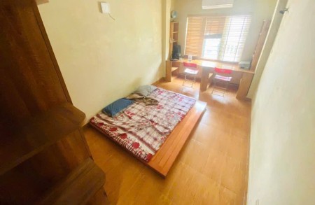 Cho thuê nhà ngõ 147 Tân Mai, 4 tầng x 33m2, 3 ngủ, full đồ vào ngay