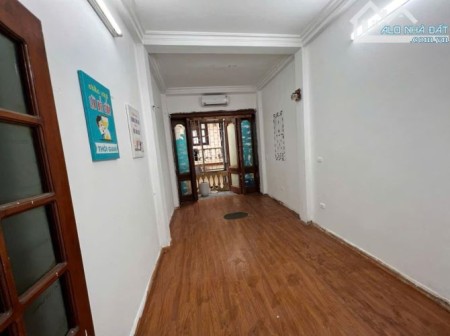 Cho thuê nhà ngõ Chùa Bộc, 4 tầng, 30m2, 4 ngủ, 13 Triệu ở tối đa 6 người
