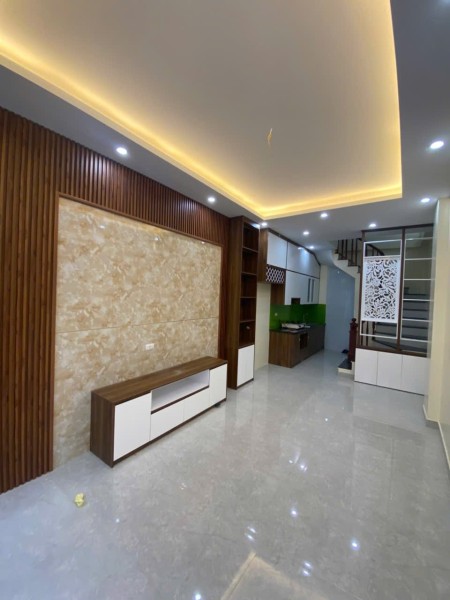 Cho thuê nhà Khuyến Lương, Hoàng Mai, 5 tầng, 35m2, 4 ngủ vào ngay