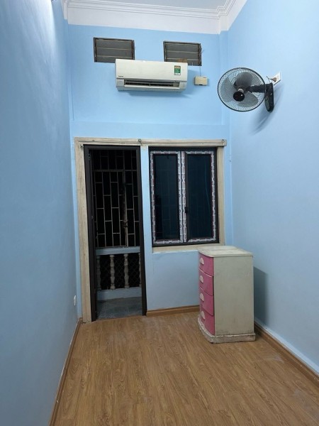 Cho thuê nhà Khâm Thiên, 4 tầng x 20m2, 2 ngủ, chỉ 6 triệu/tháng