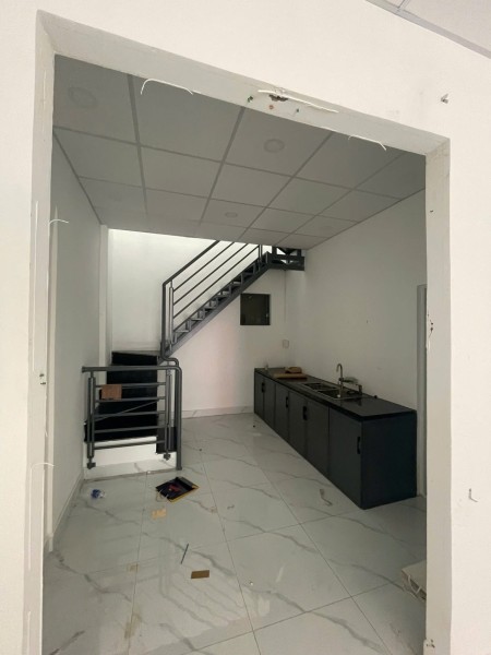 Cho thuê NNC mặt tiền Hưng Phú P9Q8. Giá 18 triệu