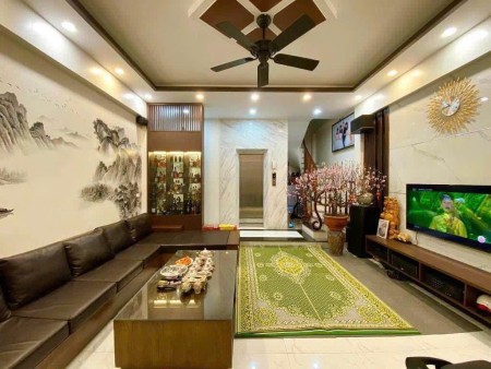 Cho thuê nhà Nguyễn Chính, vừa KD on kết hợp ở gđ, 5 tầng x 45m2, thang máy, 16 triệu/th