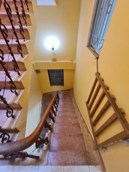 Cho thuê nhà ngõ 160 Hoàng Mai, 60m2 x 2,5 tầng - 3pn - 2wc 9 triệu/th