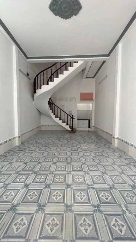 Nhà mới sạch đẹp 4.5x12 1 lầu vào ở ngay Kênh Tân Hoá