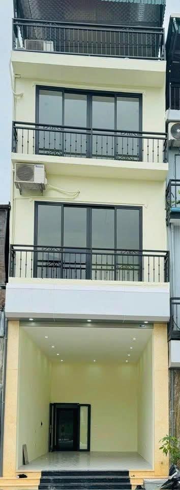 Cho thuê nhà Minh Khai ngõ 435, 45m2 3.5 tầng, 3 ngủ, 3 WC, 13 Triệu VP, ở 6 người
