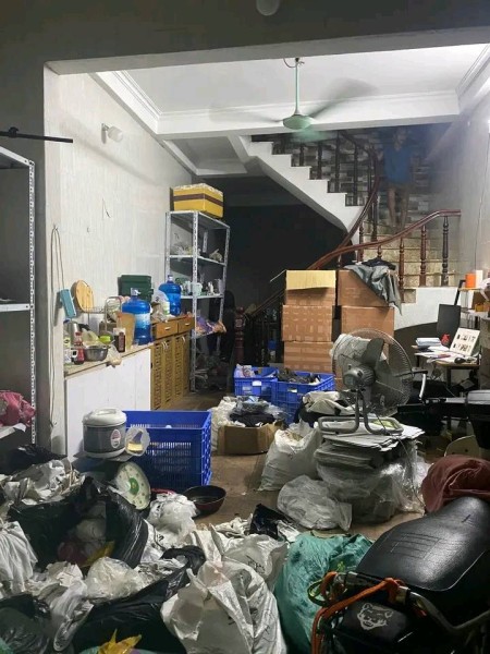 Cho thuê nhà ngõ 132 Tam Trinh, 2.5 tầng x 2 ngủ, 6 Triệu vào ngay