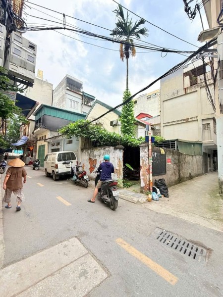 Cho thuê nhà ngõ ô tô Tân Mai, 120m2, 3 ngủ, 9 Triệu