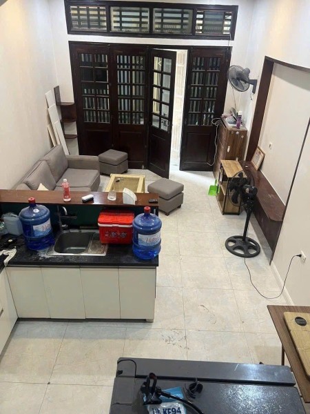 Cho thuê nhà ngõ ô tô Phố Bạch Mai, 4 tầng x 40m2, 3 ngủ, 4 vệ sinh, 12.5 triệu