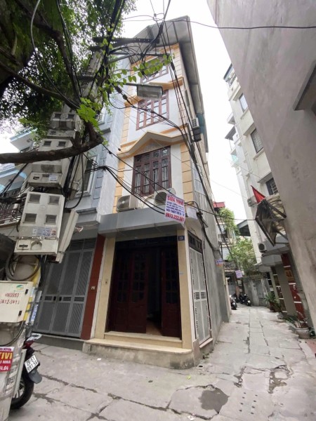 Cho thuê nhà nguyên căn ngõ 127 Hào Nam, 32m2 x 4 Tầng, 3 ngủ, Giá 11 triệu/tháng