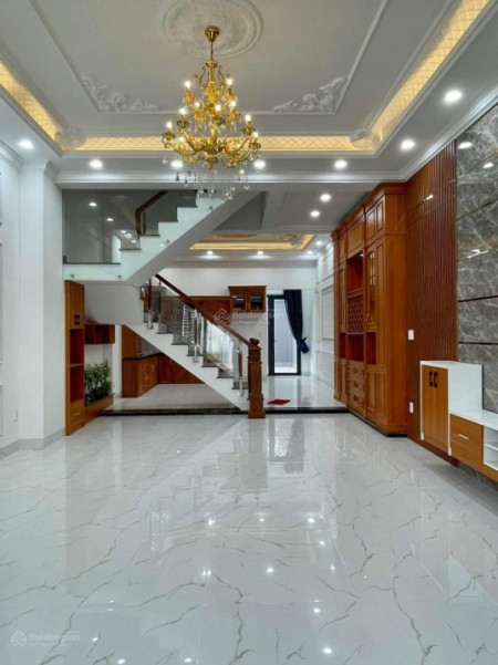 Cho thuê nhà hẻm Lý Thướng Kiệt 1 trệt + 3 lầu, 5 phòng ngủ – 4WC