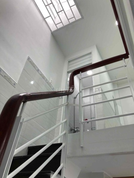 Cho thuê nhà Nguyễn Hữu Tiến, Tân Phú, 4x15m, kết cấu 1 trệt + 1 lửng