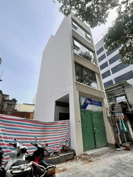Cho thuê nhà mặt tiền Trần Quang Khải, gần Hai Bà Trưng – P. Tân Định, Quận 1