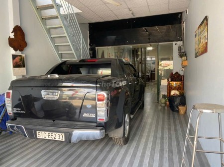 Cho thuê nhà mặt tiền Bùi Văn Ba, 3 tầng, 4 phòng ngủ (có máy lạnh), 3WC