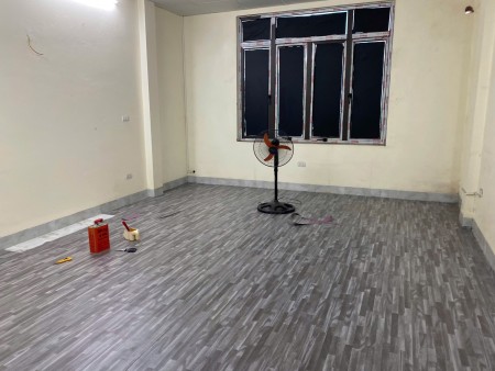 Cho thuê nhà phân lô Đền Lừ, 6 tầng x 40m2, 17 triệu Vp, KD, kho