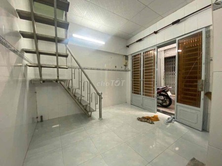 Nhà cho thuê nguyên căn mặt tiền hẻm xe hơi