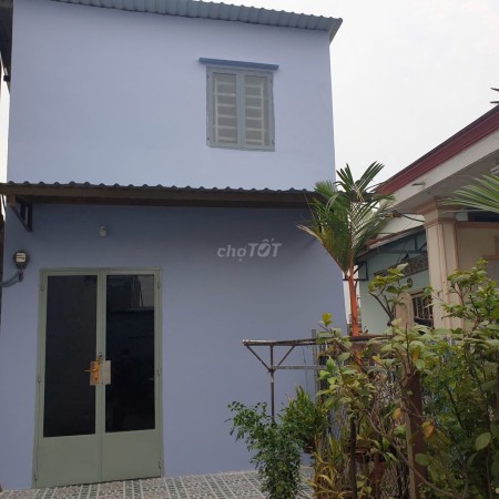 Chính chủ cho thuê nhà nguyên căn 1 trệt, 1 gác hẻm thoáng mát có hè, sân riêng