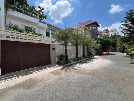 Cho thuê nhà hẻm xe hơi Nguyễn Minh Hoàng, Trệt lửng 3 lầu