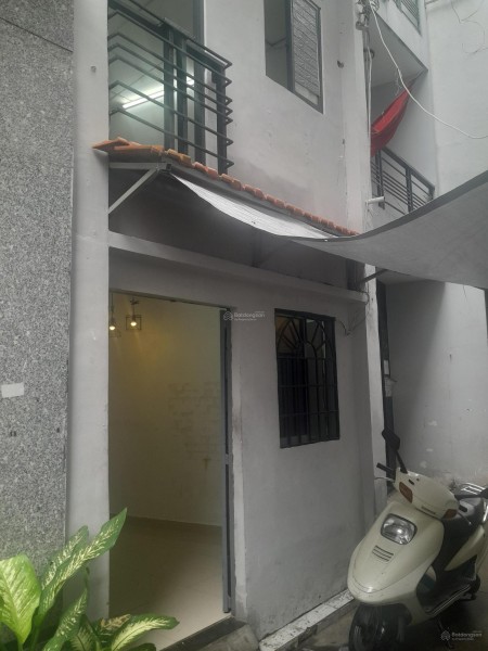 Nhà cho thuê nguyên căn 1 lầu đúc, 1 trệt (3.2m x 10m)