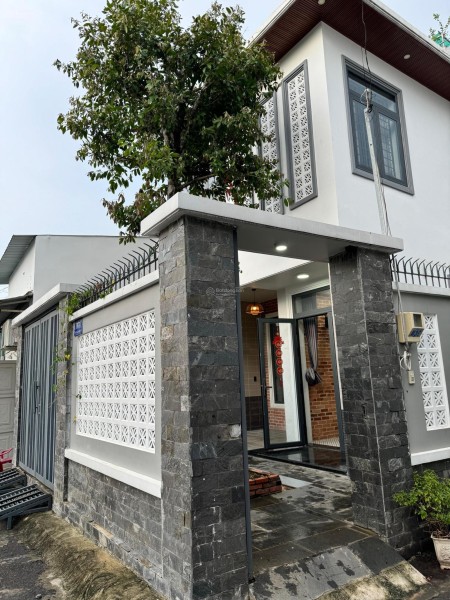 Cho thuê nhà nguyên căn 1 trệt, 1 lầu đường Trương Văn Thành, phường Hiệp Phú, Quận 9