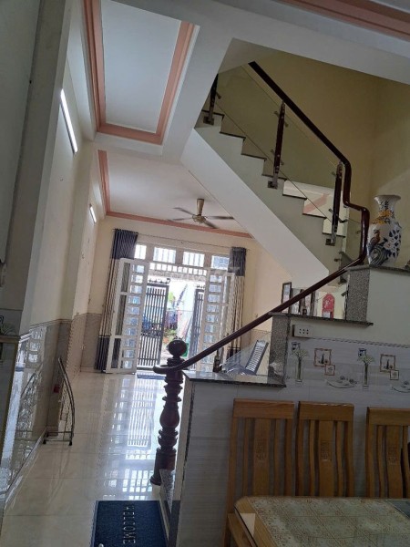 Cho thuê nhà ở trong khu dân cư ngay đường Tam Bình giao Tô Ngọc Vân, 1 trệt 2 lầu, 3 phòng ngủ 2 wc