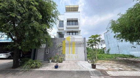 VILLA PHỐ THIẾT KẾ HIỆN ĐẠI TẠI QUẬN 2 - GARA 3 LẦU 8X24M - GIÁ 40 TRIỆU