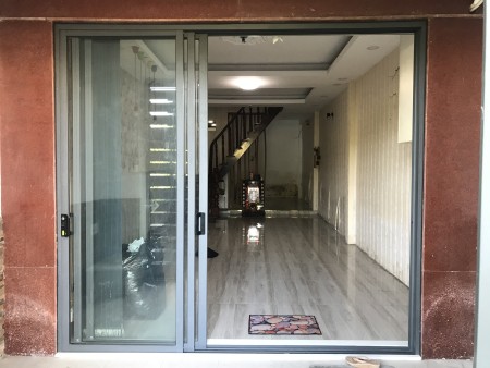 Cho thuê nhà nguyên căn hẻm cụt xe hơi 4x15m 1 lầu 2pn 2wc hướng đông view garden sd : 120m2