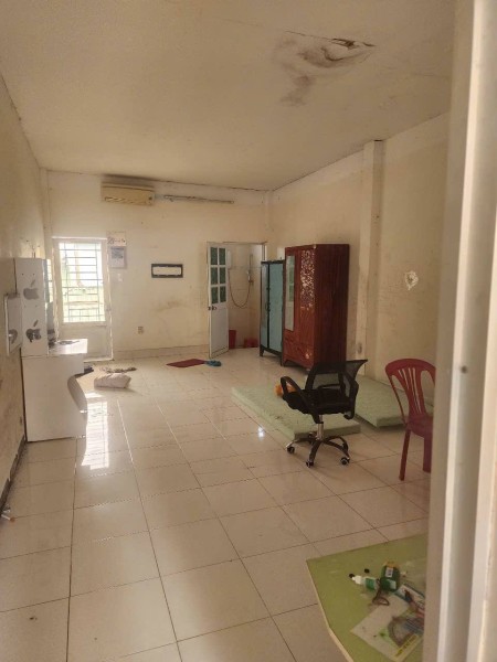 Nhà cho thuê 4,5m x 16m 1 lầu, 2 phòng ngủ, 2 tolet có 2 máy lạnh