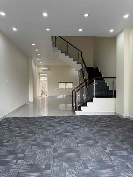 Cho thuê nhà phố mặt tiền Khang Điền 1 trệt, 2 lầu, gồm 4 phòng ngủ – 2 WC