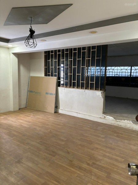 Cho thuê nhà nguyên căn 2 lầu gần bệnh viện Chợ Rẫy, 227 Nguyễn Thị Nhỏ