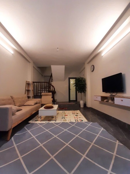 Cho thuê nhà ngõ ô tô Phương Liệt 30m² x 5 tầng, 13 Triệu KD, Spa, VP công ty kết hợp ở