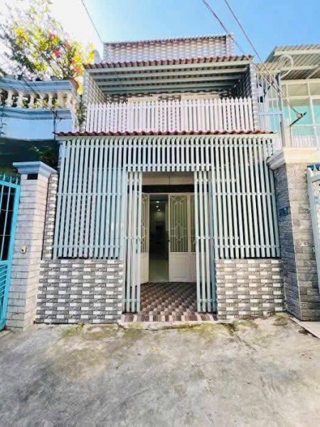 Cho Thuê Nhà 2 Tấm Q4 - Trục Đường Nguyễn Thần Hiến Q4