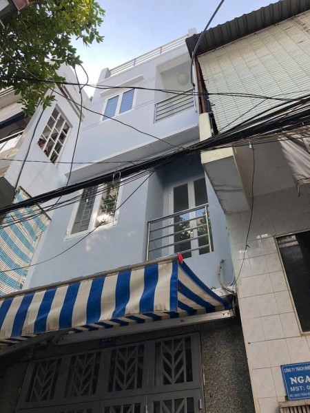 Cho thuê nhà nguyên căn hẻm 4 m Trần Bình Trọng Q5