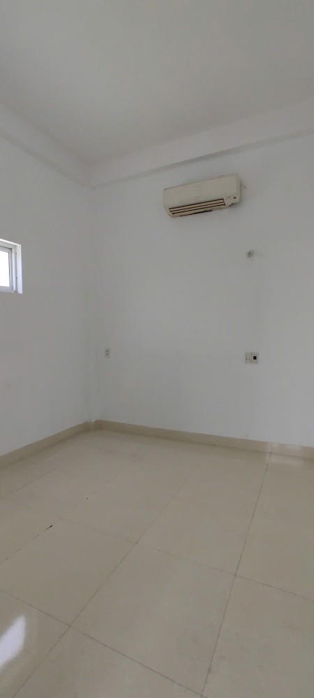 Cho thuê giá siêu rẻ 8 triệu nhà riêng 2,5 tầng, đường Hoàng Diệu, TP Đà Nẵng