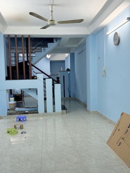 Nhà Nguyên Căn Hoàng Văn Thụ, 1 trệt lầu, 2PN, 2WC, giá 15 triệu