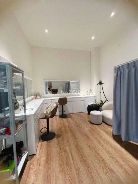 Hẻm xe tải thông từ Lê Hồng Phong- Cao Thắng vào - 4,5m x 18m 1trệt, 2 lầu - 5PN, 5WC