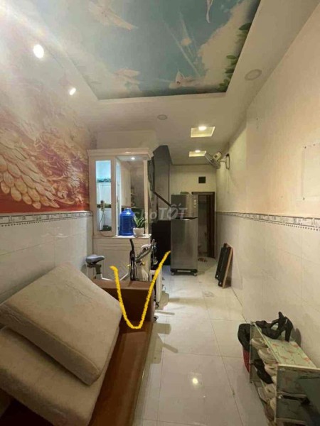 Nhà hẻm cụt nhỏ an ninh, dt 25m2 x 3 tầng, Lê Hồng Phong QUận 5