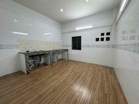 Nhà có 2 MT hẽm 3,5m, cách MT Lê Trực và Chu Văn An 10m