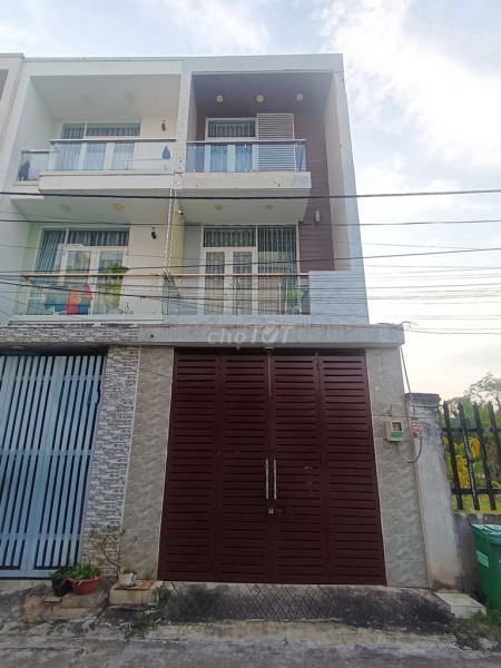 Cho thuê nhà hẻm xe tải đường 160 gần Lã Xuân Oai Quận 9